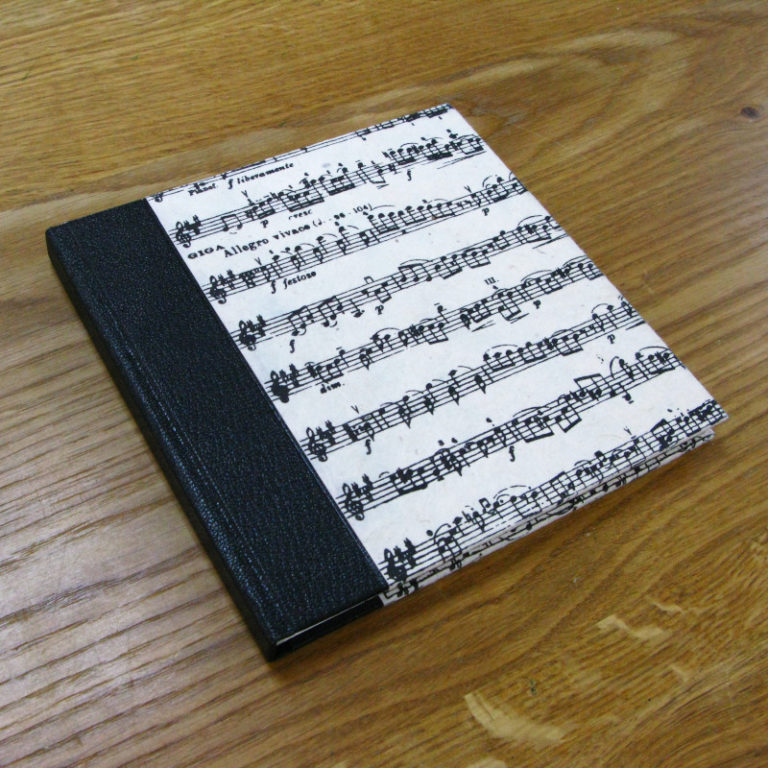 Cahier de musique: Carnet de musique avec portées et seyes grands